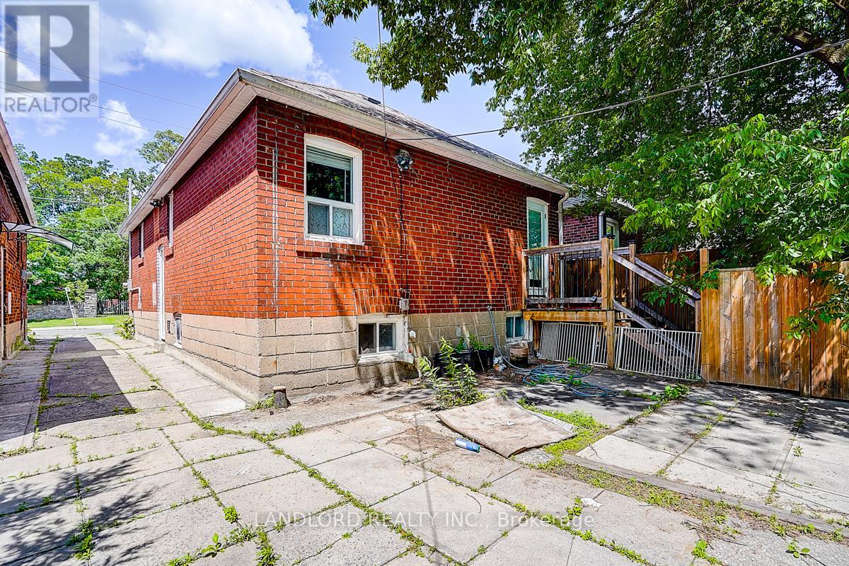 Lower - 79 O'connor Drive, Toronto, Ontario  M4K 2K4 - Photo 7 - E13780878