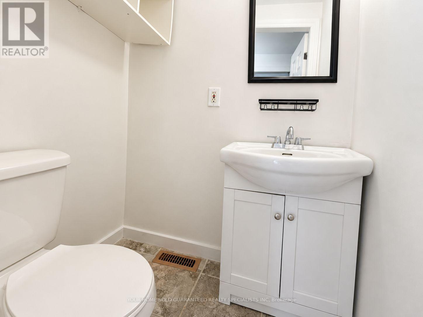 11 Railway Street, Vaughan (Maple), Ontario  L6A 1P6 - Photo 7 - N13780728