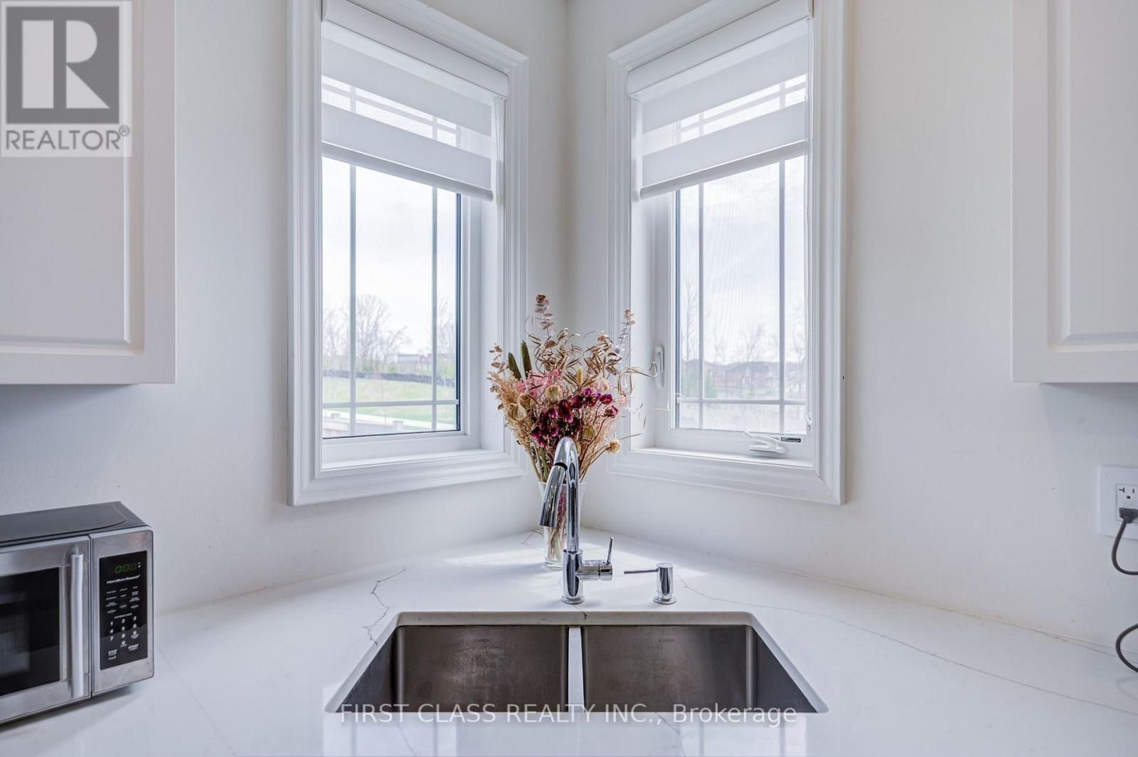 376 Seaview Heights, East Gwillimbury, Ontario  L9N 0Y5 - Photo 5 - N13780840