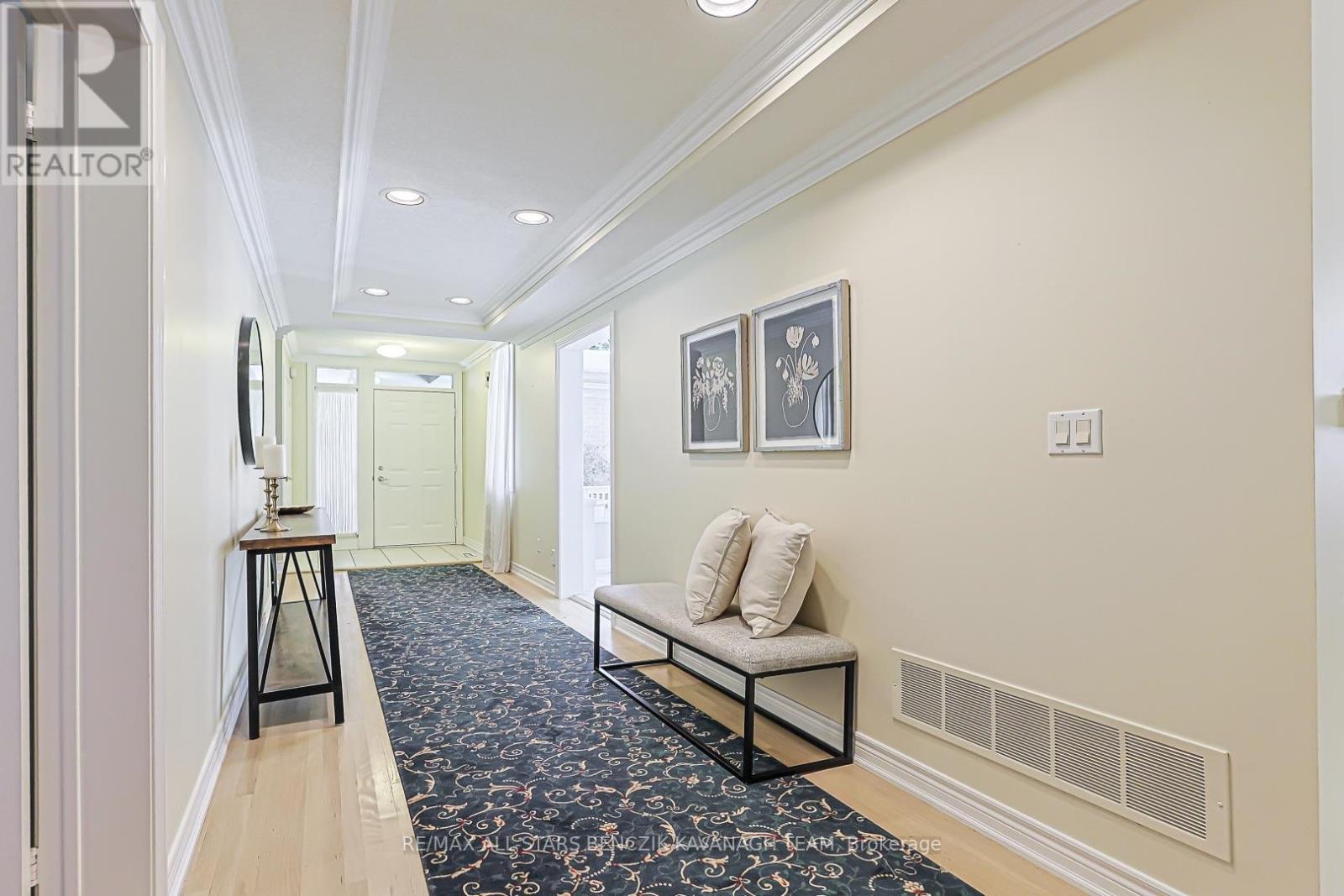 9 Warnock Green Way, Markham (Greensborough), Ontario  L6E 1B5 - Photo 2 - N13780884