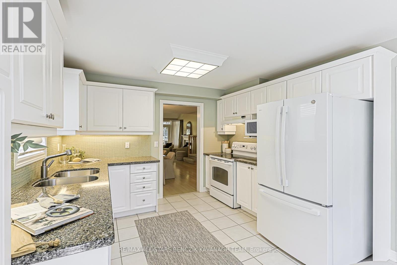 9 Warnock Green Way, Markham (Greensborough), Ontario  L6E 1B5 - Photo 7 - N13780884