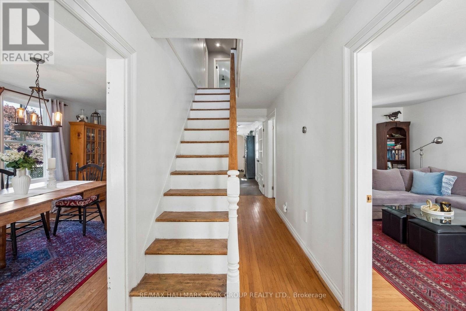 37 Arnold Crescent, Richmond Hill (Mill Pond), Ontario  L4C 3R6 - Photo 4 - N13780968