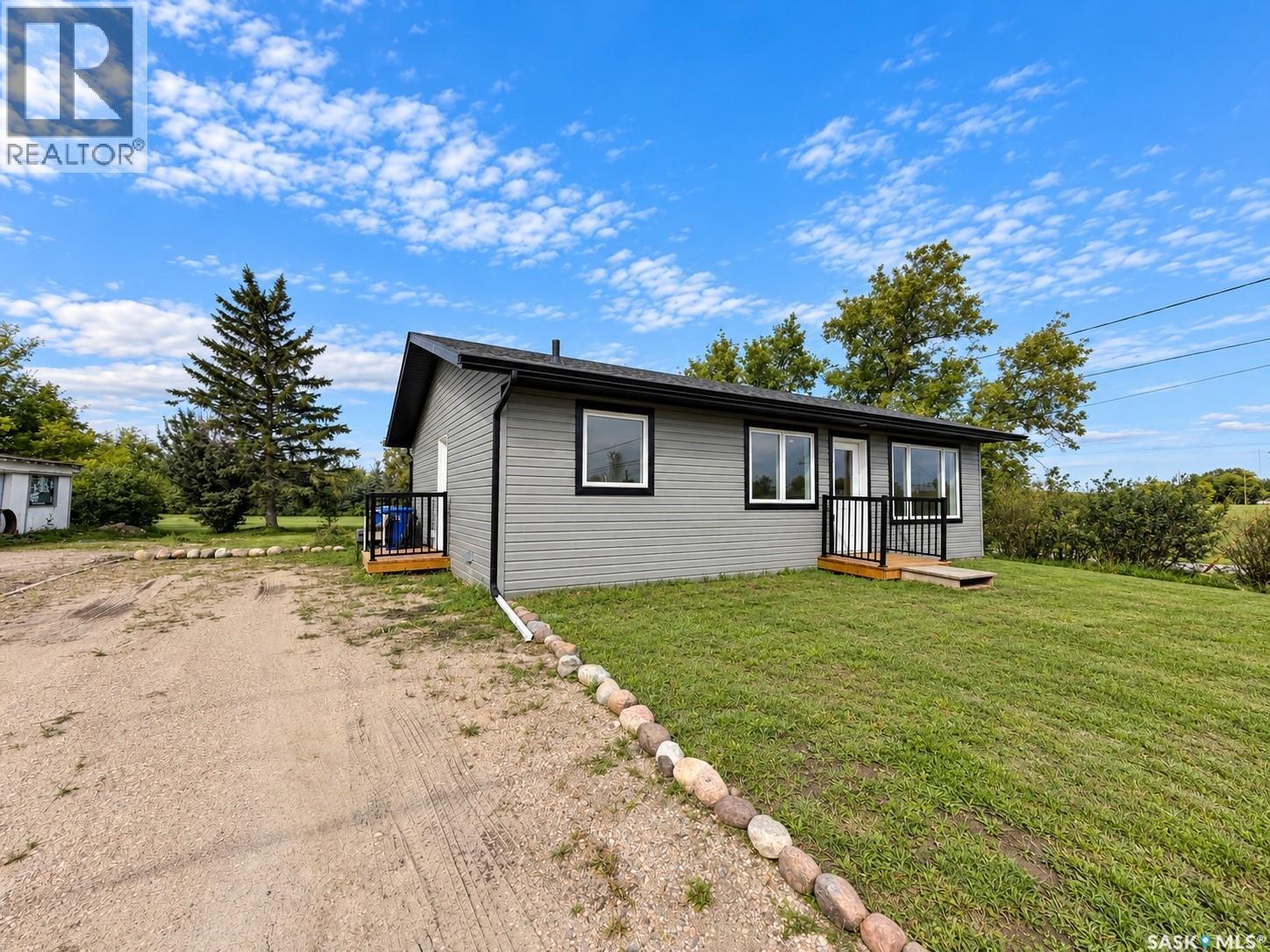 511 1st Avenue, Wapella, Saskatchewan  S0G 4Z0 - Photo 2 - SK048289