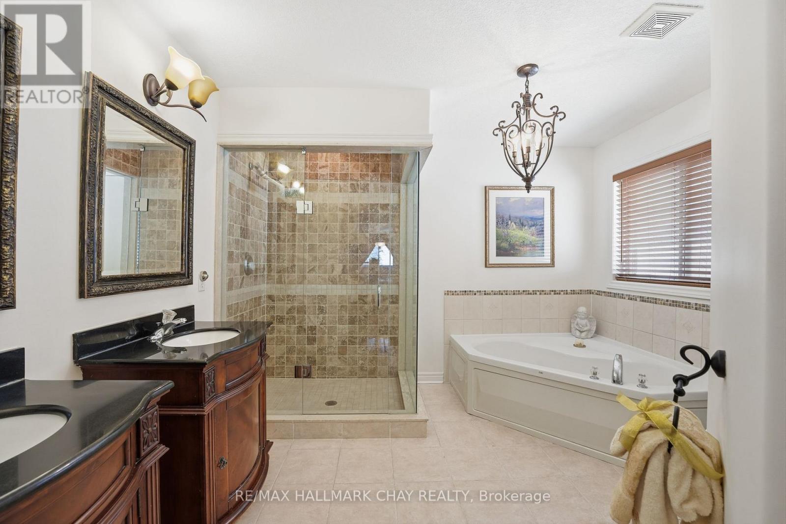 12 Parisian Crescent, Barrie (Innis-Shore), Ontario  L4N 0Y9 - Photo 18 - S13780712