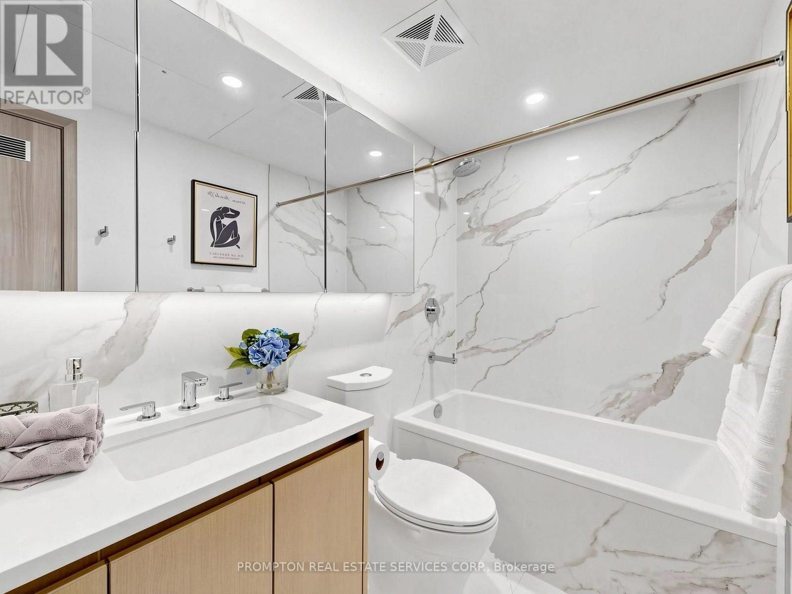 2208 - 1 Concord Cityplace Way, Toronto, Ontario  M5V 0X3 - Photo 34 - C13772068
