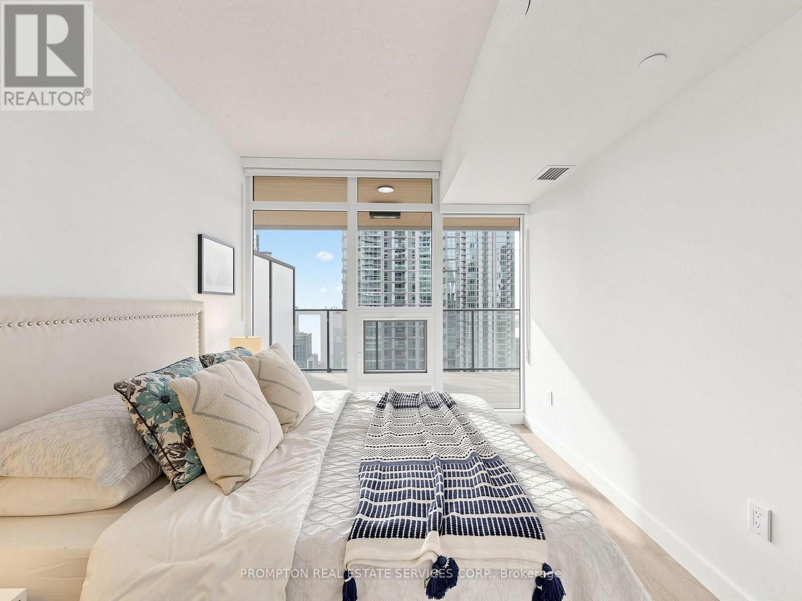 2208 - 1 Concord Cityplace Way, Toronto, Ontario  M5V 0X3 - Photo 33 - C13772068