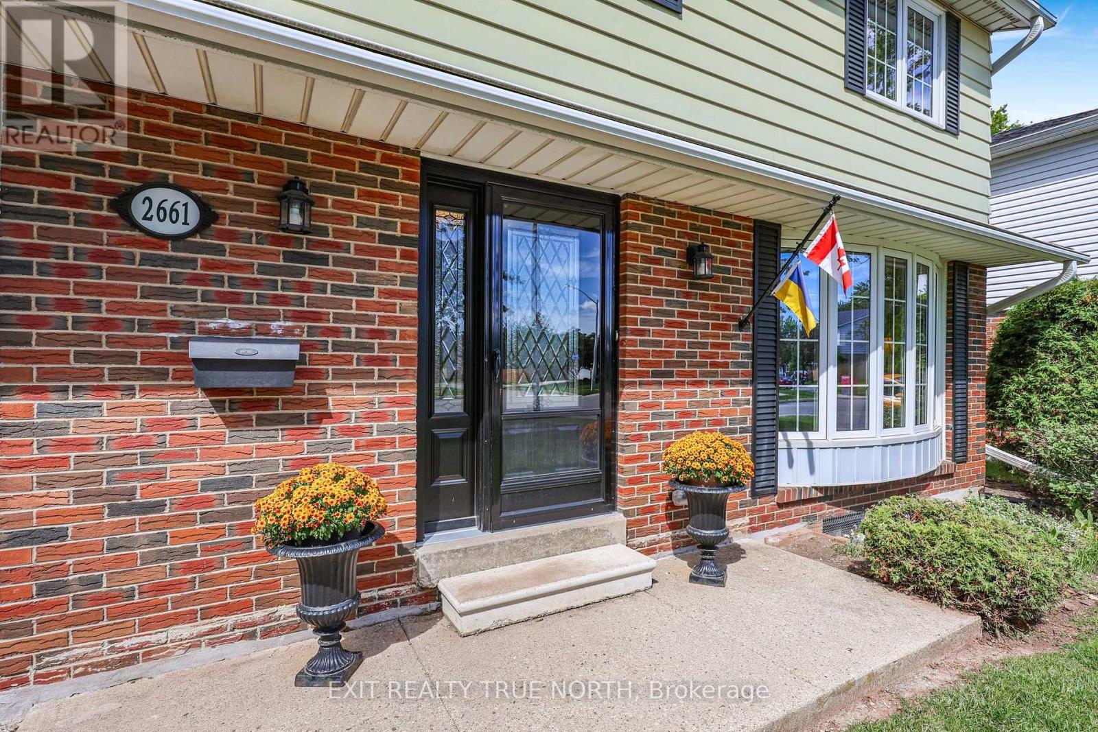 2661 Homelands Drive, Mississauga, Ontario  L5K 1H7 - Photo 3 - W13780886