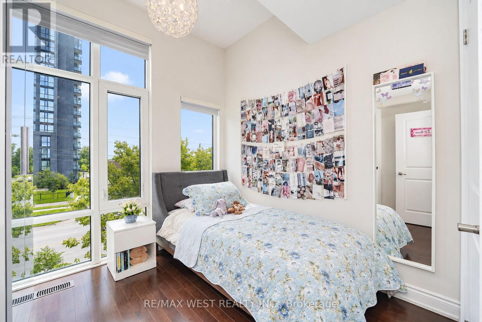 47 Pony Farm Drive, Toronto, Ontario  M9R 0B3 - Photo 10 - W13780946