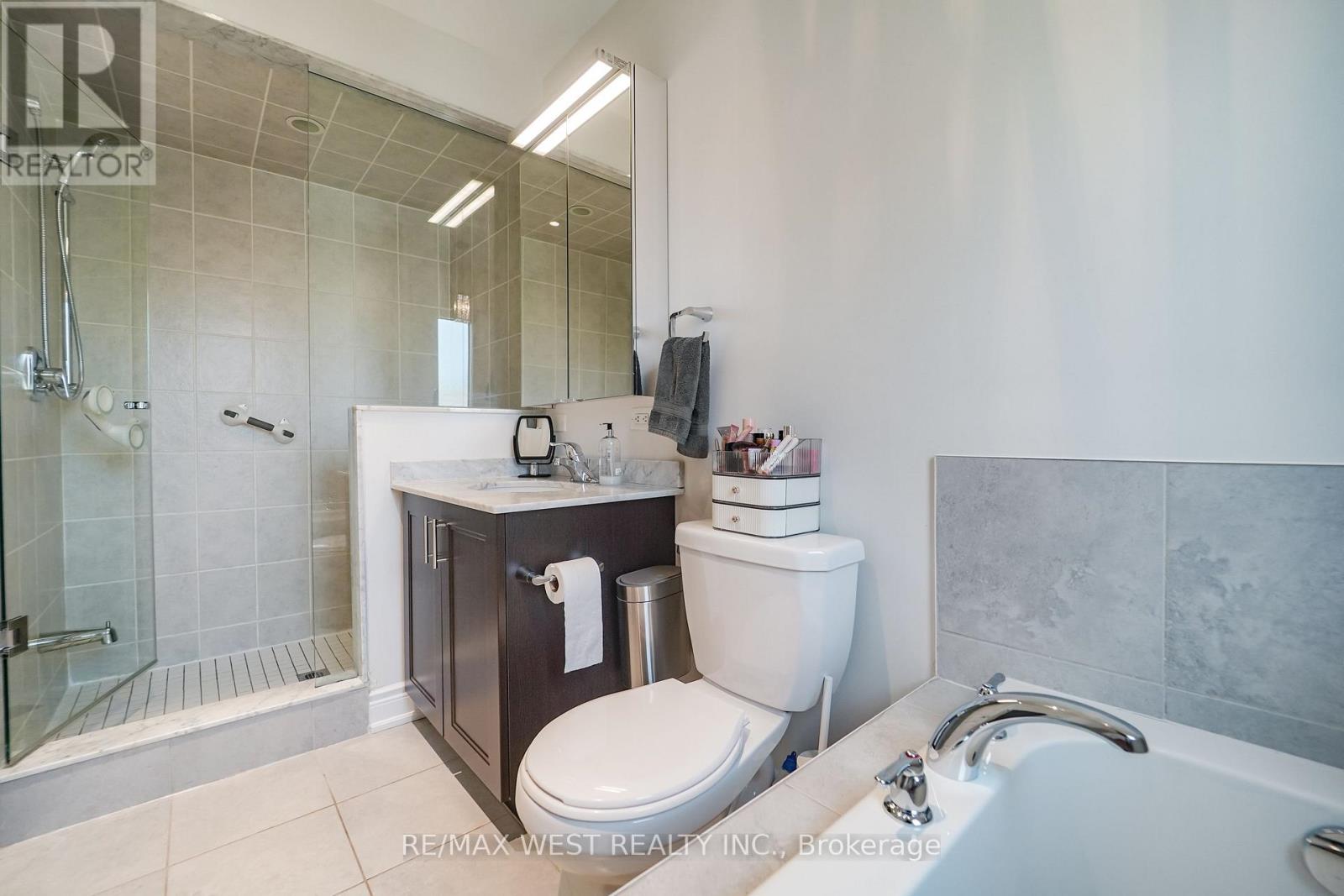 47 Pony Farm Drive, Toronto, Ontario  M9R 0B3 - Photo 8 - W13780946