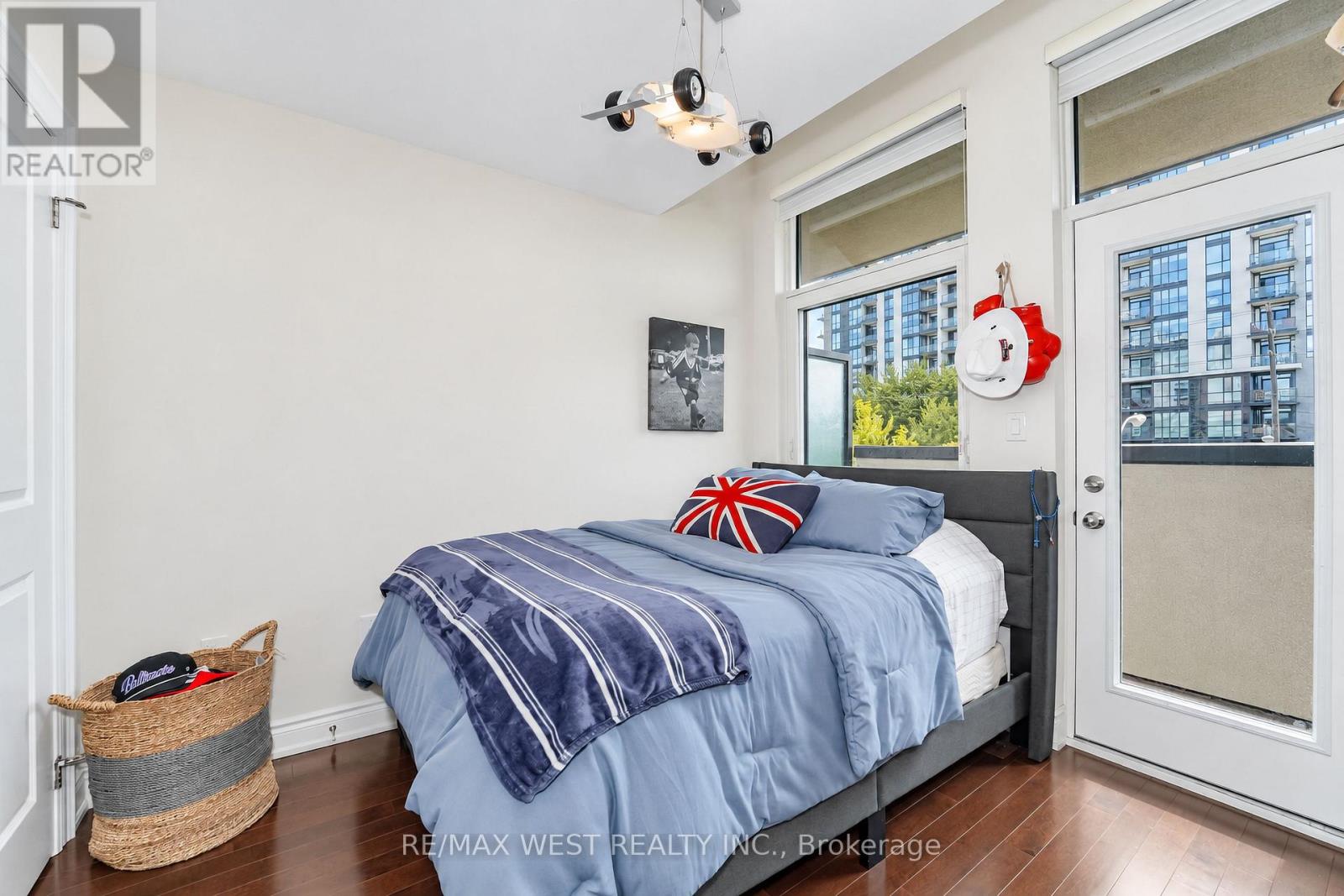 47 Pony Farm Drive, Toronto, Ontario  M9R 0B3 - Photo 9 - W13780946