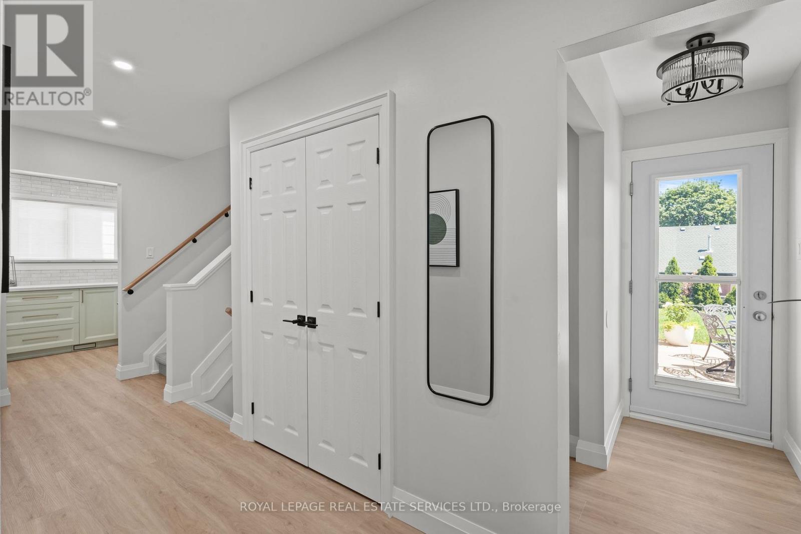1348 Janina Boulevard, Burlington, Ontario  L7P 1K6 - Photo 6 - W13780982