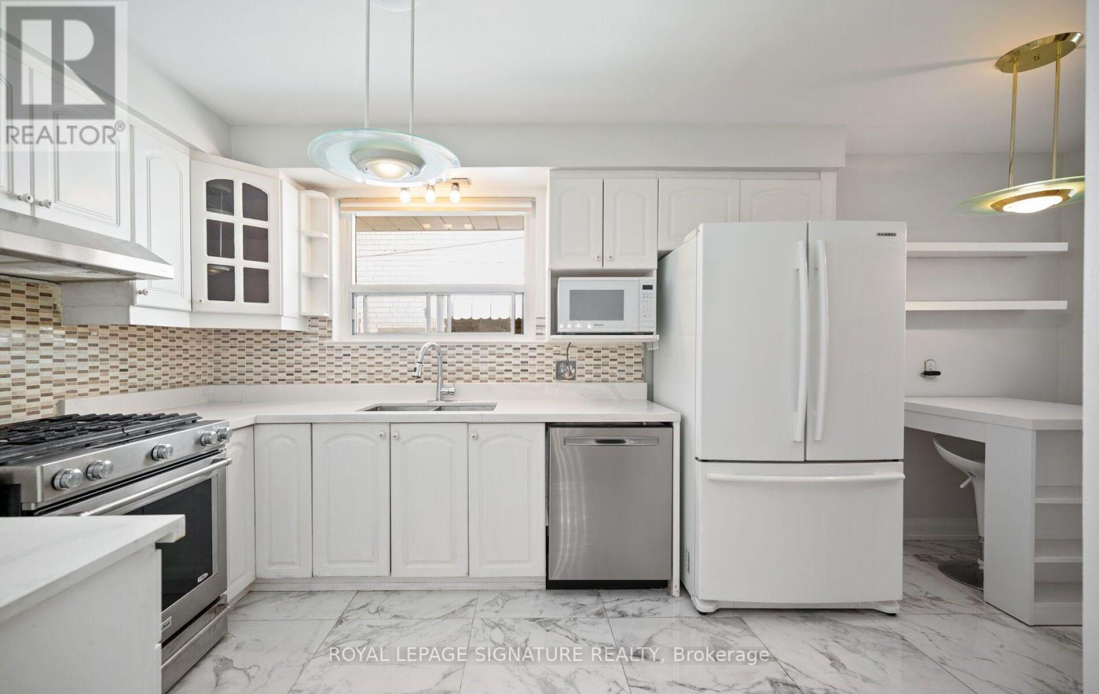 14 Dixington Crescent, Toronto, Ontario  M9P 2M1 - Photo 11 - W13781016