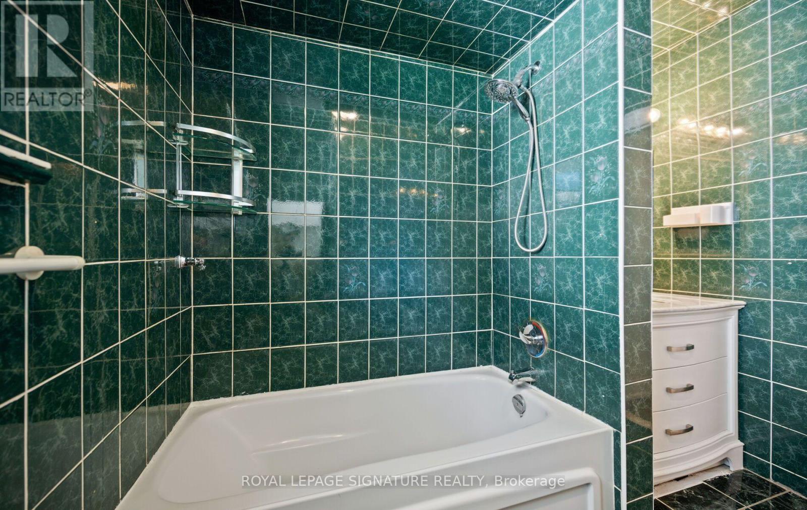 14 Dixington Crescent, Toronto, Ontario  M9P 2M1 - Photo 20 - W13781016