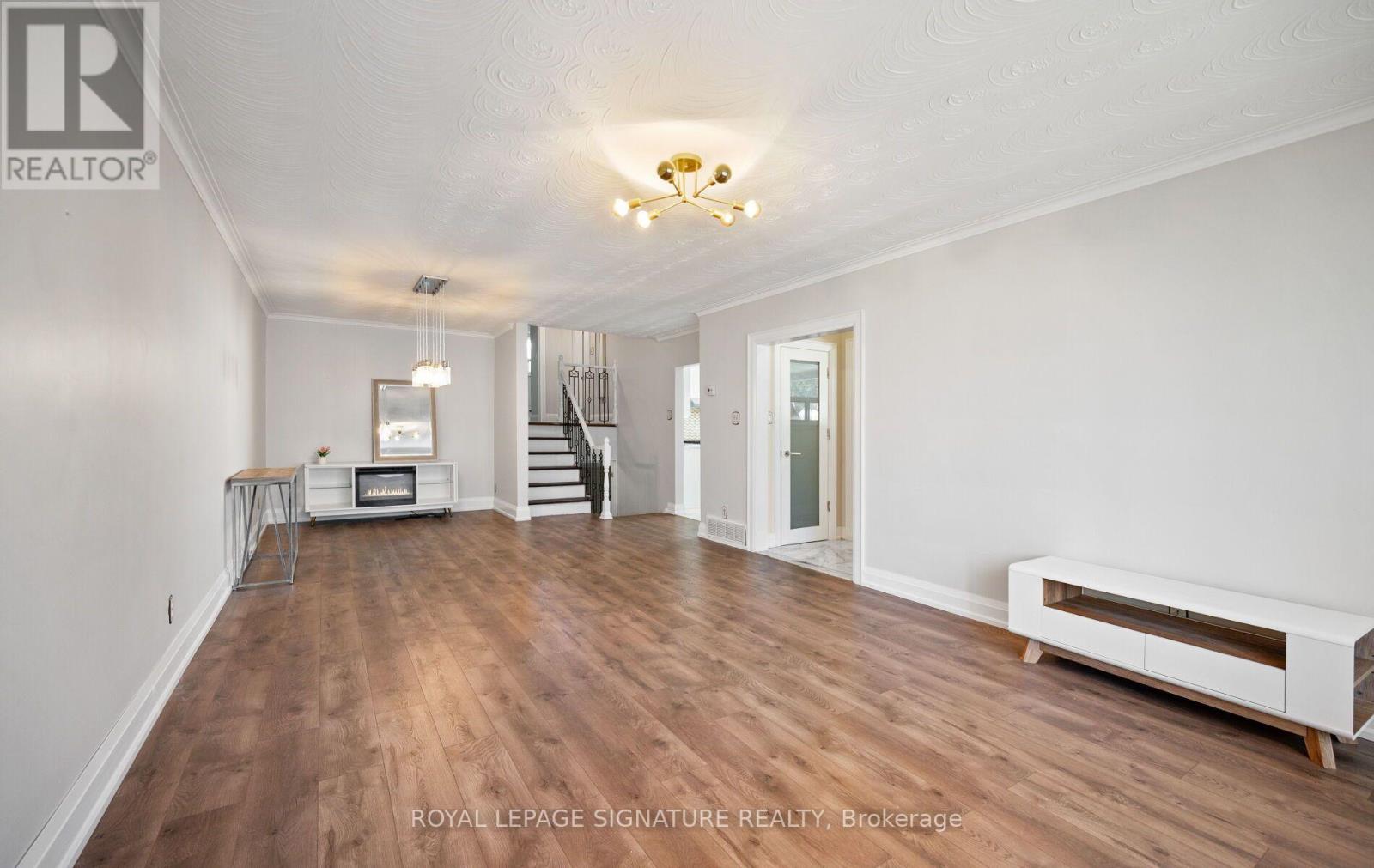 14 Dixington Crescent, Toronto, Ontario  M9P 2M1 - Photo 8 - W13781016