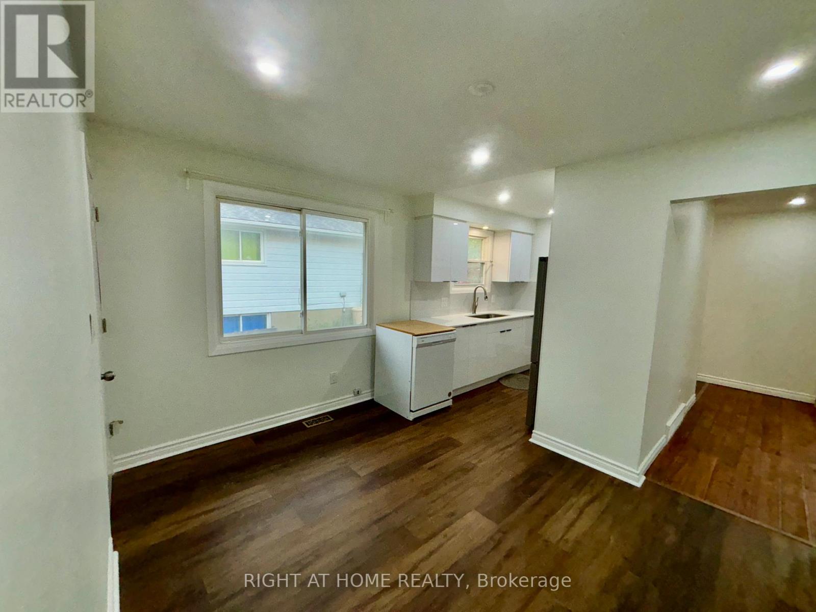 8158 Paddock Trail Drive, Niagara Falls, Ontario  L2H 1X3 - Photo 10 - X13780722