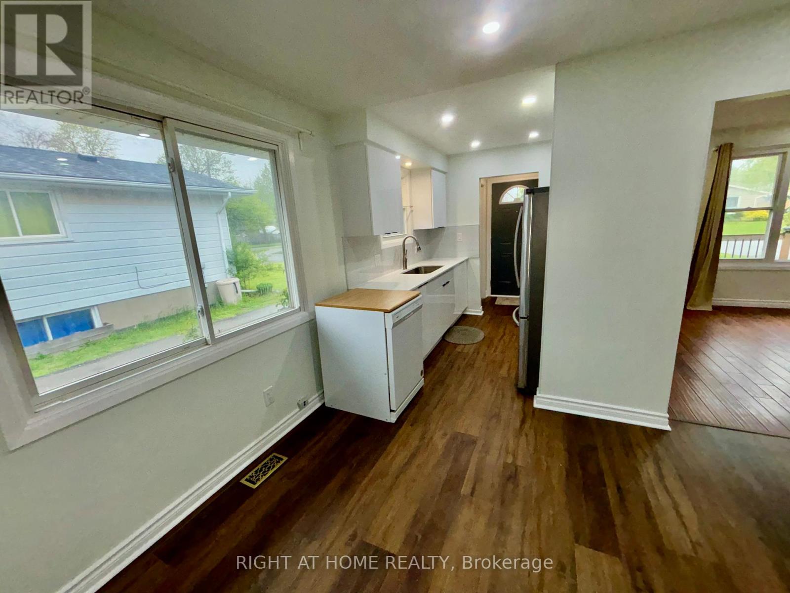 8158 Paddock Trail Drive, Niagara Falls, Ontario  L2H 1X3 - Photo 11 - X13780722