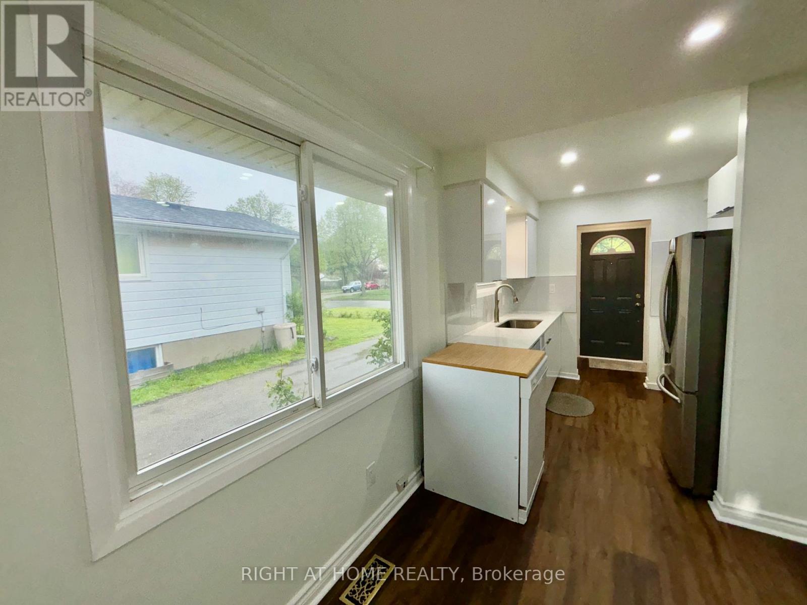8158 Paddock Trail Drive, Niagara Falls, Ontario  L2H 1X3 - Photo 12 - X13780722
