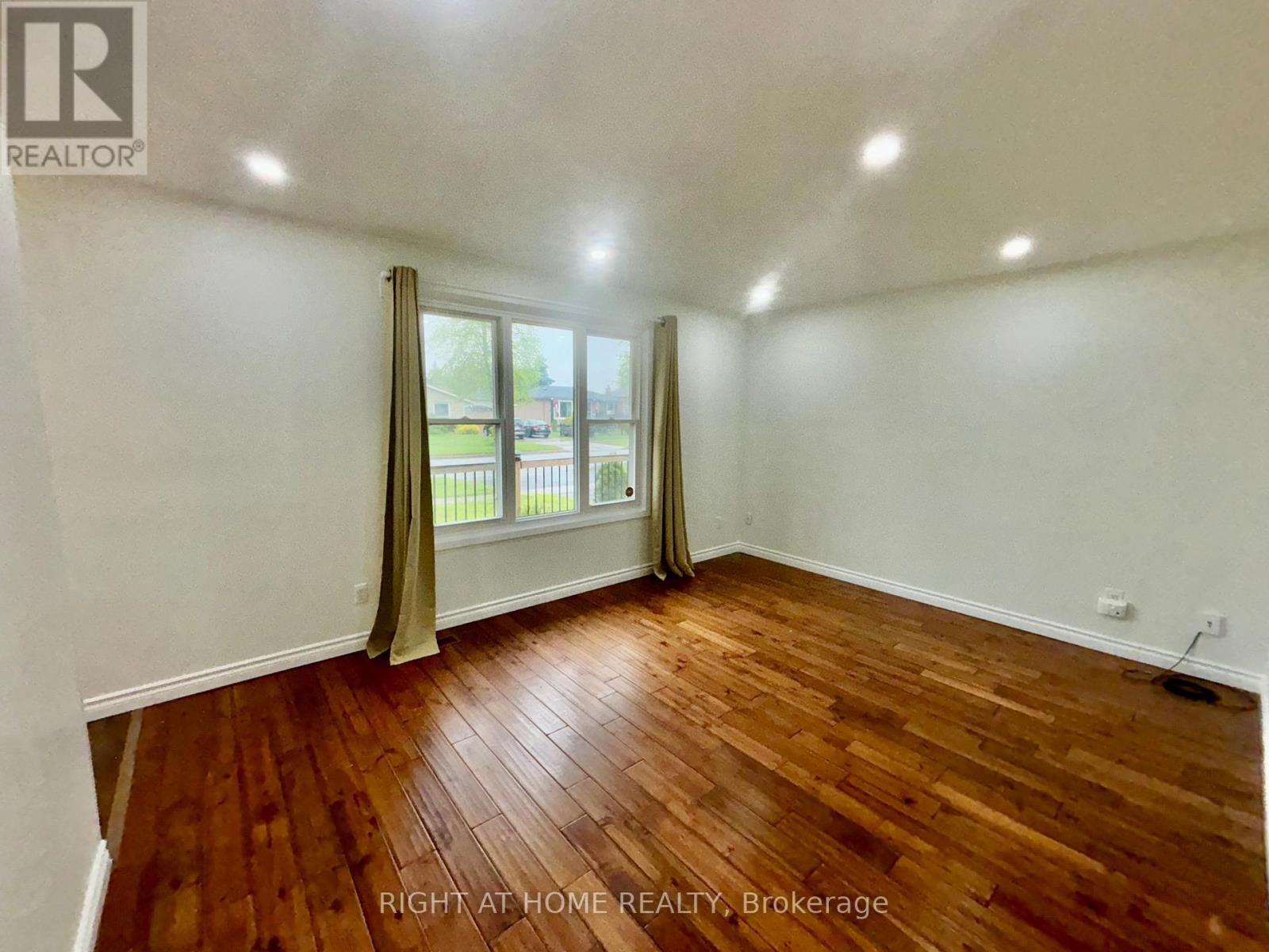 8158 Paddock Trail Drive, Niagara Falls, Ontario  L2H 1X3 - Photo 15 - X13780722