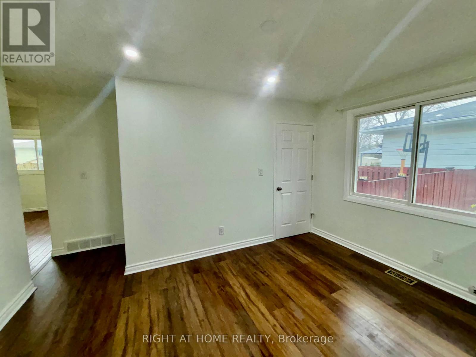 8158 Paddock Trail Drive, Niagara Falls, Ontario  L2H 1X3 - Photo 18 - X13780722