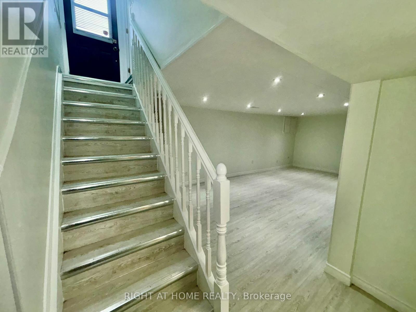 8158 Paddock Trail Drive, Niagara Falls, Ontario  L2H 1X3 - Photo 23 - X13780722