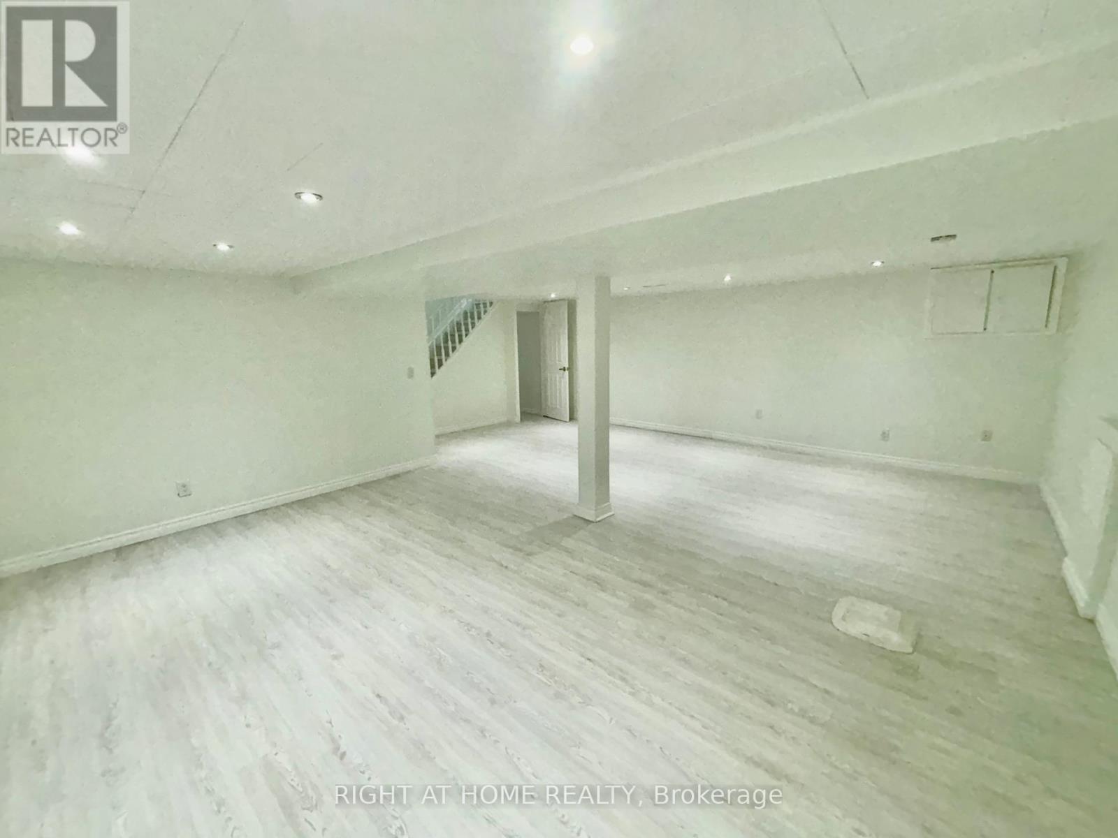 8158 Paddock Trail Drive, Niagara Falls, Ontario  L2H 1X3 - Photo 27 - X13780722