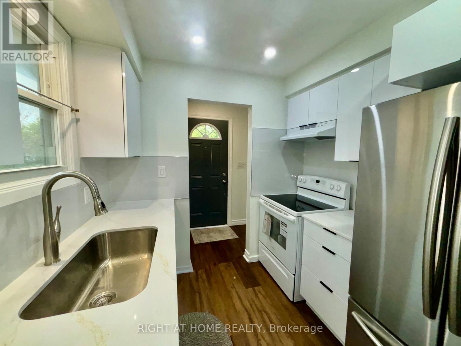 8158 Paddock Trail Drive, Niagara Falls, Ontario  L2H 1X3 - Photo 7 - X13780722