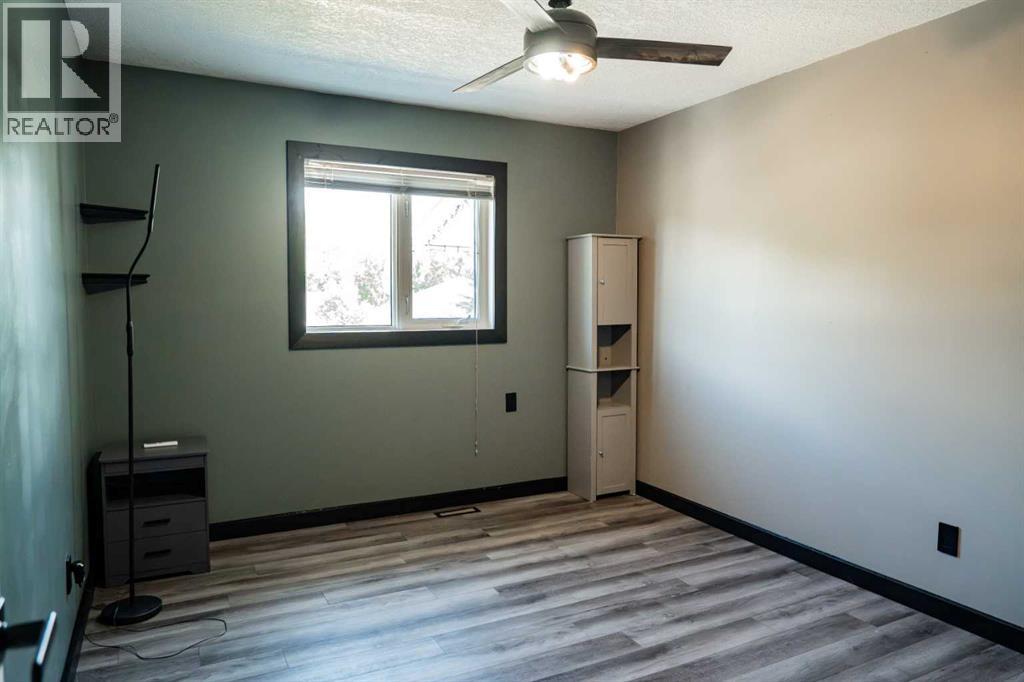 373 Collinge Road, Hinton, Alberta  T7V 1L2 - Photo 11 - A2344773