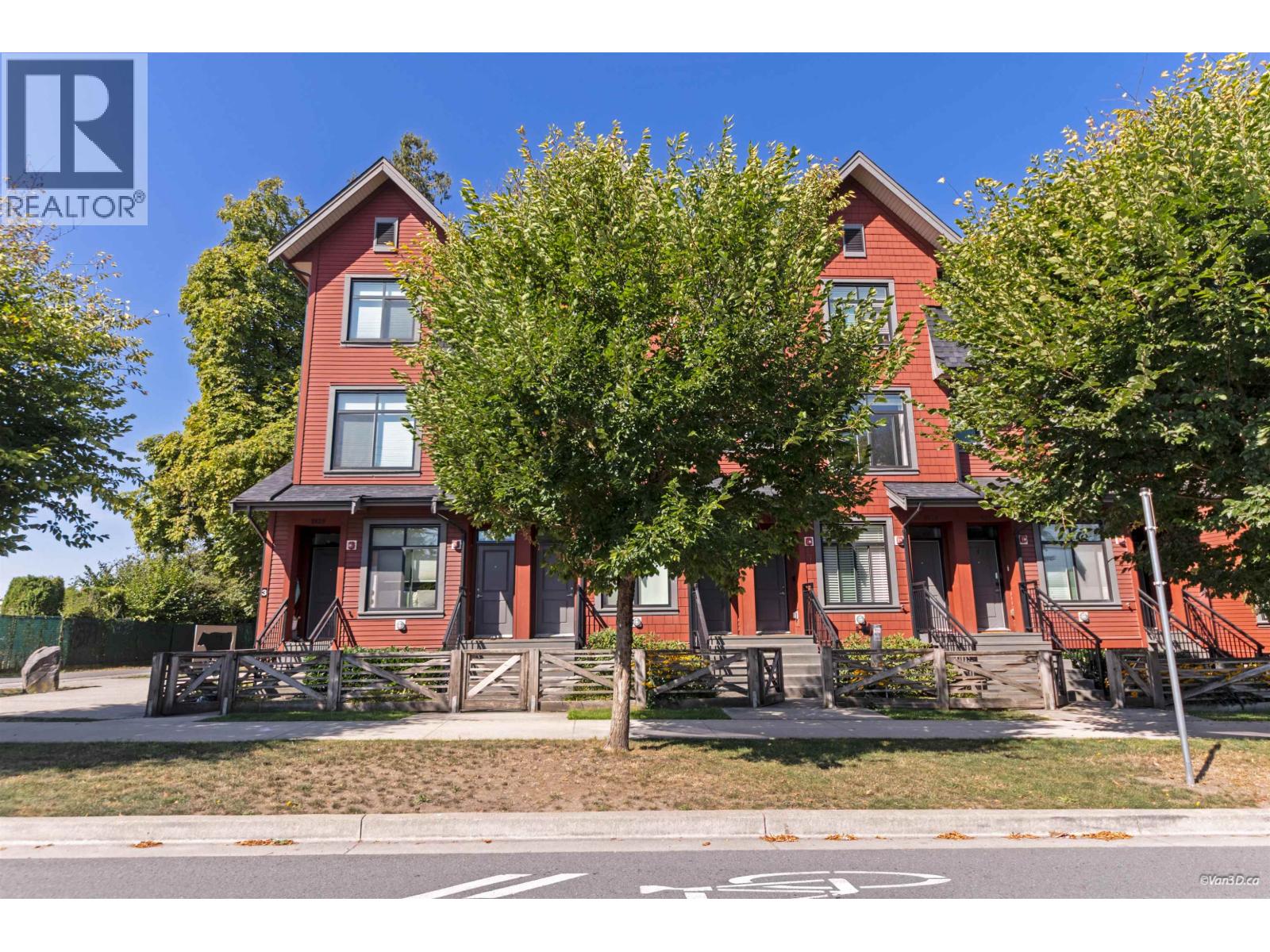 5835 Wales Street, Vancouver, British Columbia V5R 0E6 - Photo 2 - R3164842