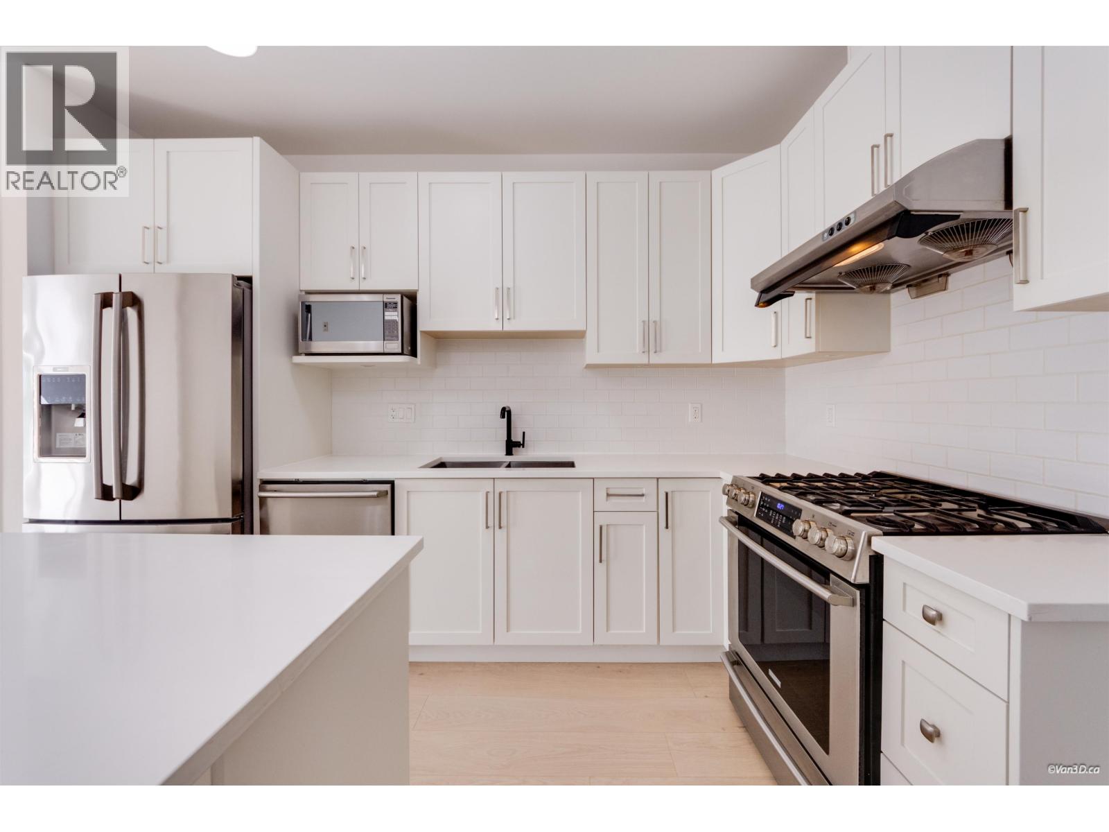 5835 Wales Street, Vancouver, British Columbia V5R 0E6 - Photo 3 - R3164842