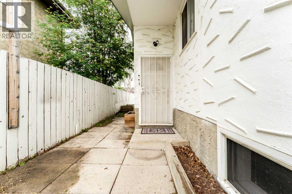 2906 Doverville Crescent Se, Calgary, Alberta  T2B 1T0 - Photo 36 - A2337441