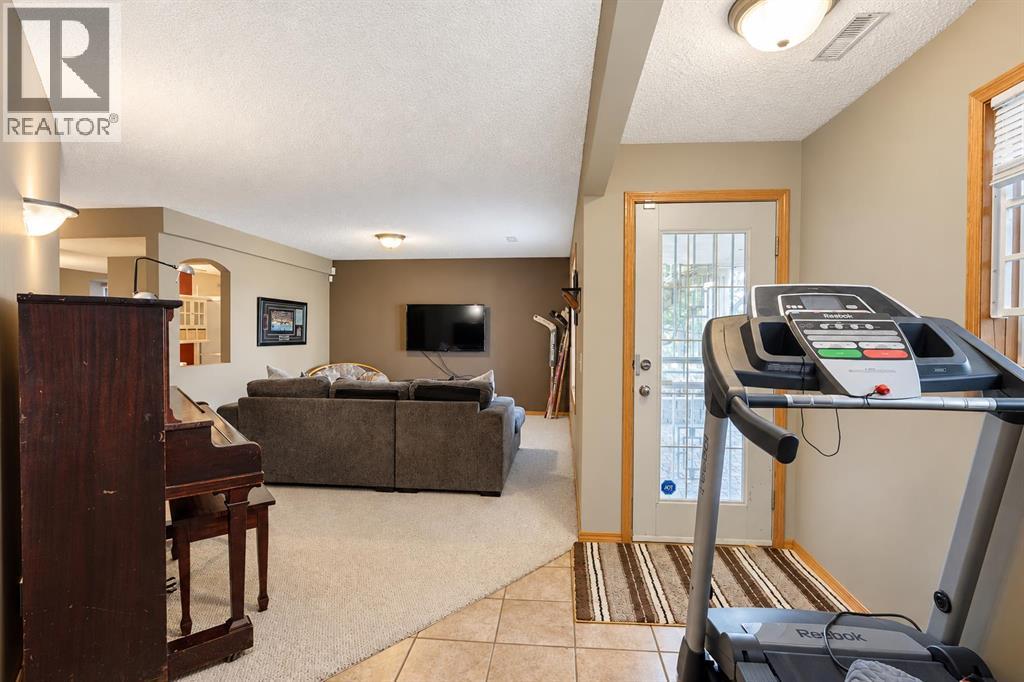93 Tuscany Meadows Common NW, Calgary, Alberta  T3L 2S7 - Photo 32 - A2344312