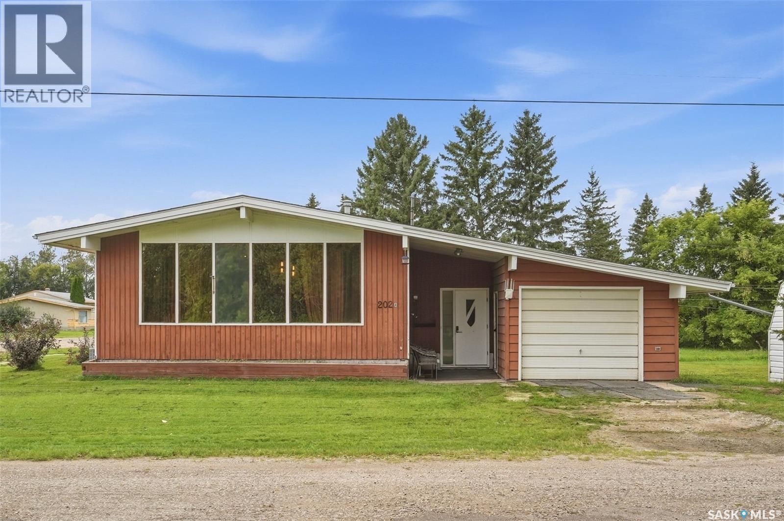 202 Princess AVENUE W, Hafford, Saskatchewan