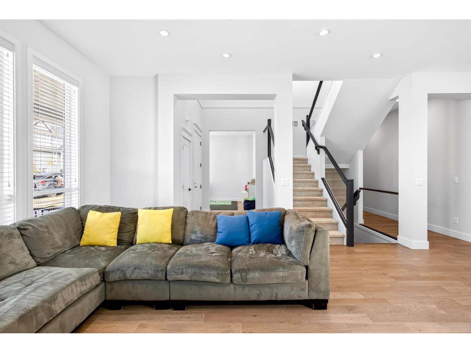 16532 20A AVENUE photo 10