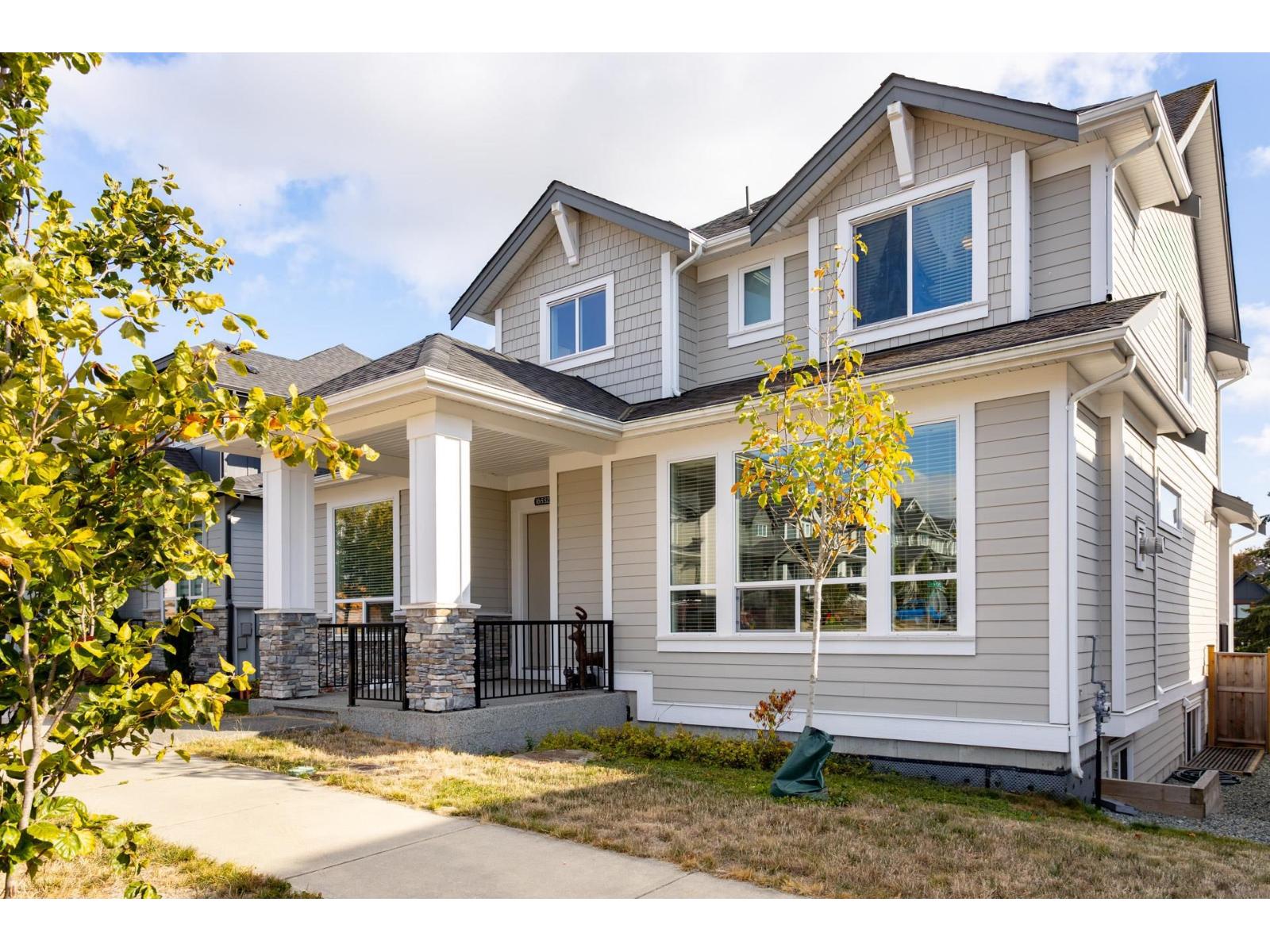 16532 20A AVENUE photo 2