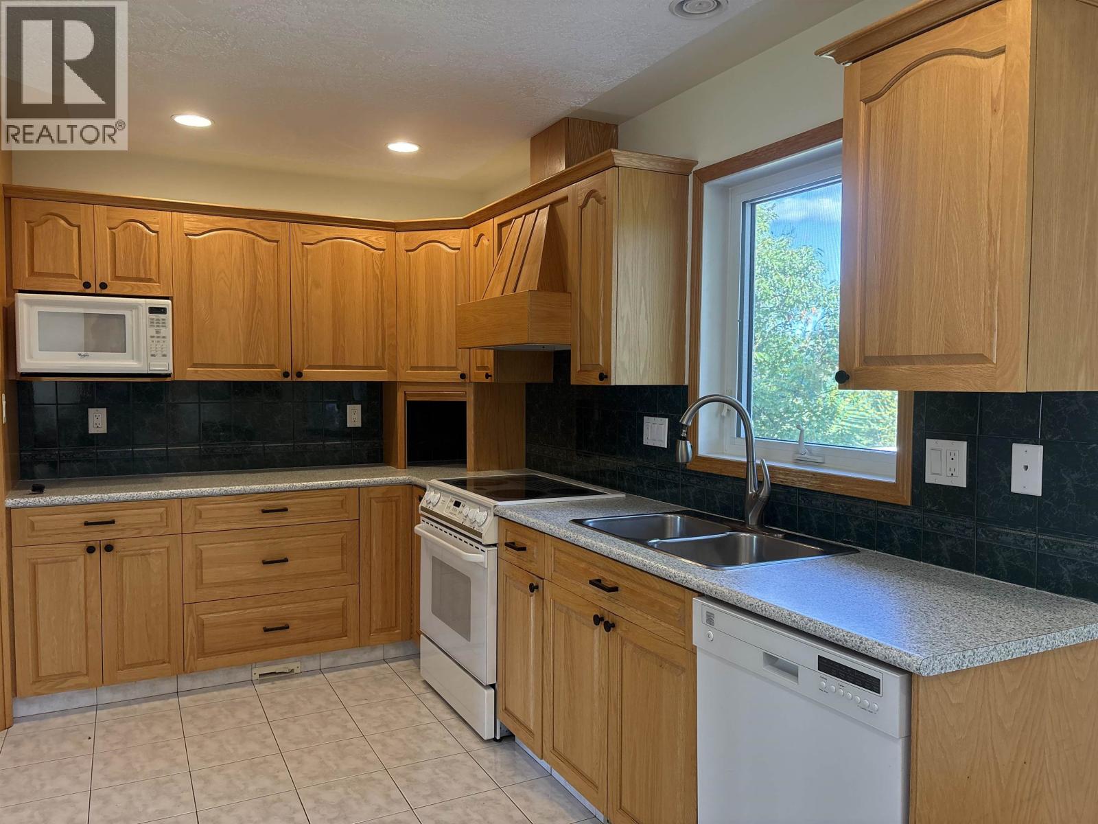 2362 Mctavish Road, Prince George, British Columbia  V2K 5R5 - Photo 9 - R3164949
