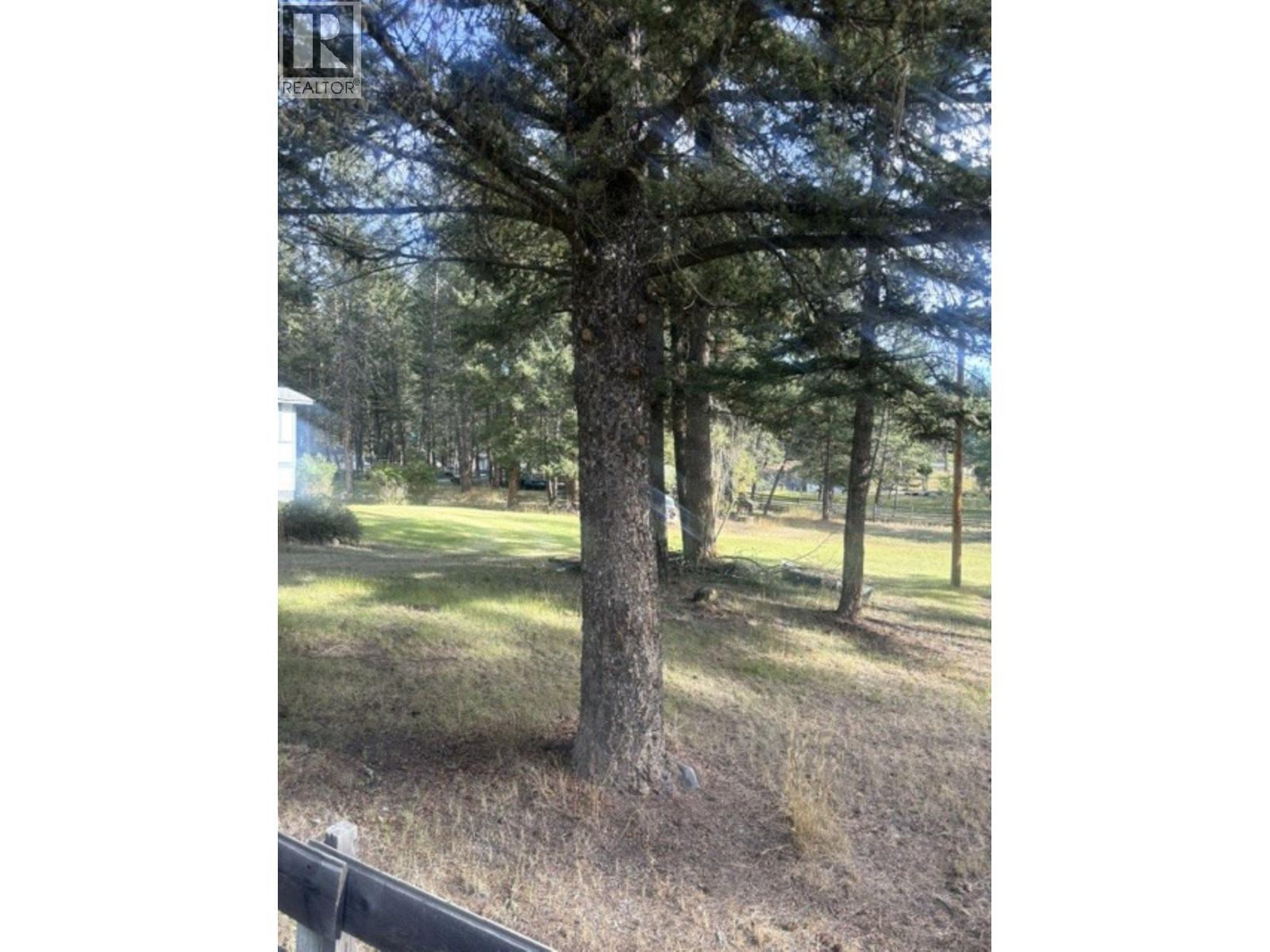5044 Easzee Drive, 108 Mile Ranch, British Columbia  V0K 2Z0 - Photo 3 - R3164978