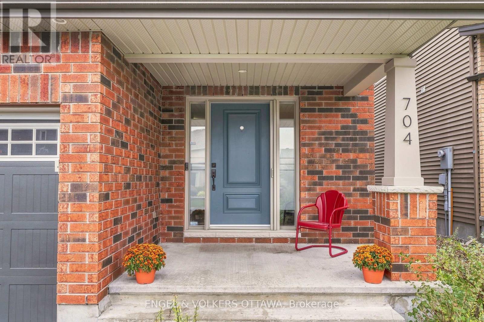 704 Wrangler Circle, Ottawa, Ontario  K2S 0R2 - Photo 2 - X13781064