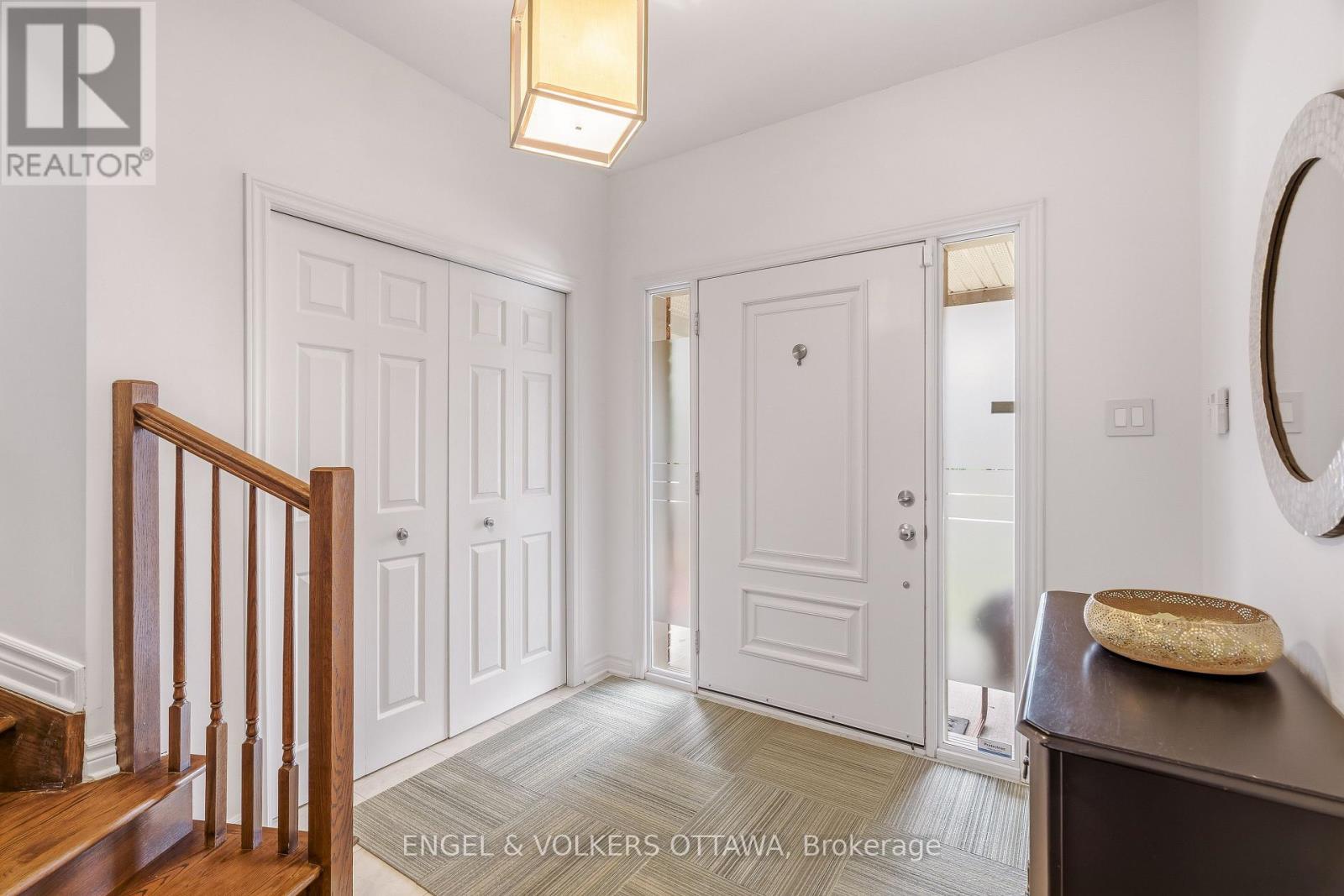 704 Wrangler Circle, Ottawa, Ontario  K2S 0R2 - Photo 3 - X13781064