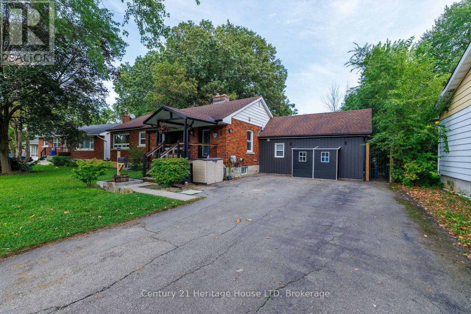6 Greenock Circle, St. Catharines, Ontario  L2S 1B4 - Photo 5 - X13781102