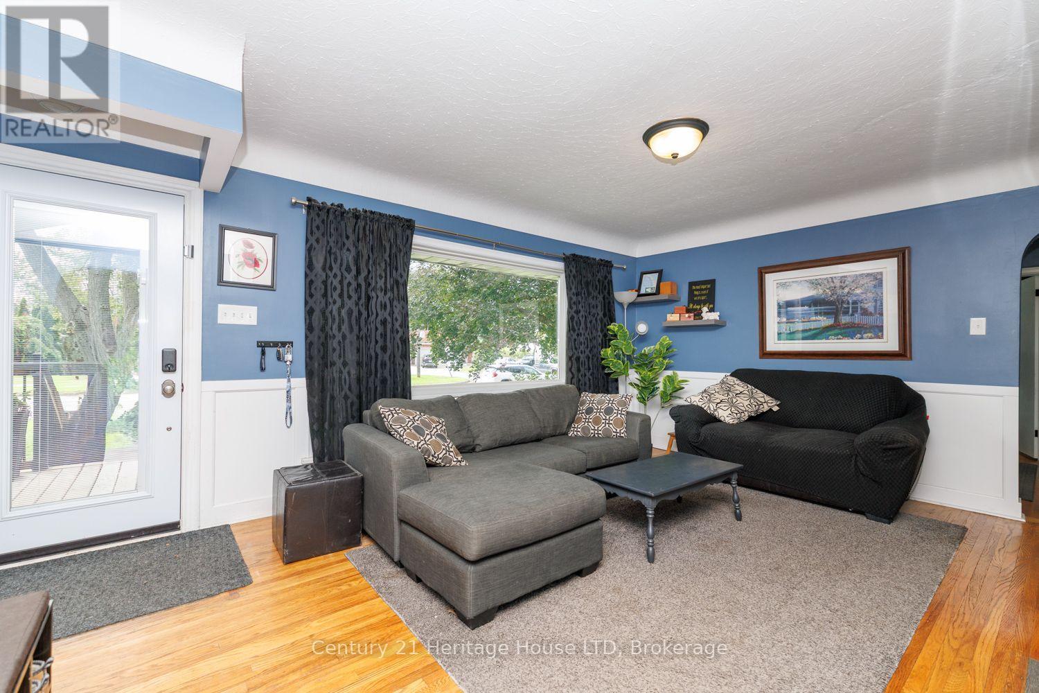 6 Greenock Circle, St. Catharines, Ontario  L2S 1B4 - Photo 8 - X13781102