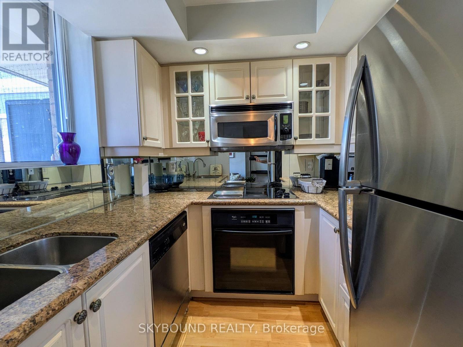 Ph1620 - 140 Simcoe Street, Toronto, Ontario  M5H 4E9 - Photo 17 - C13781112