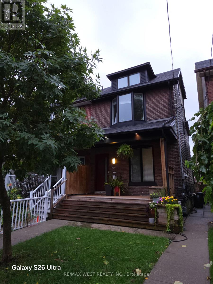 1 - 64 Galt Avenue, Toronto, Ontario  M4M 2Z1 - Photo 2 - E13781122