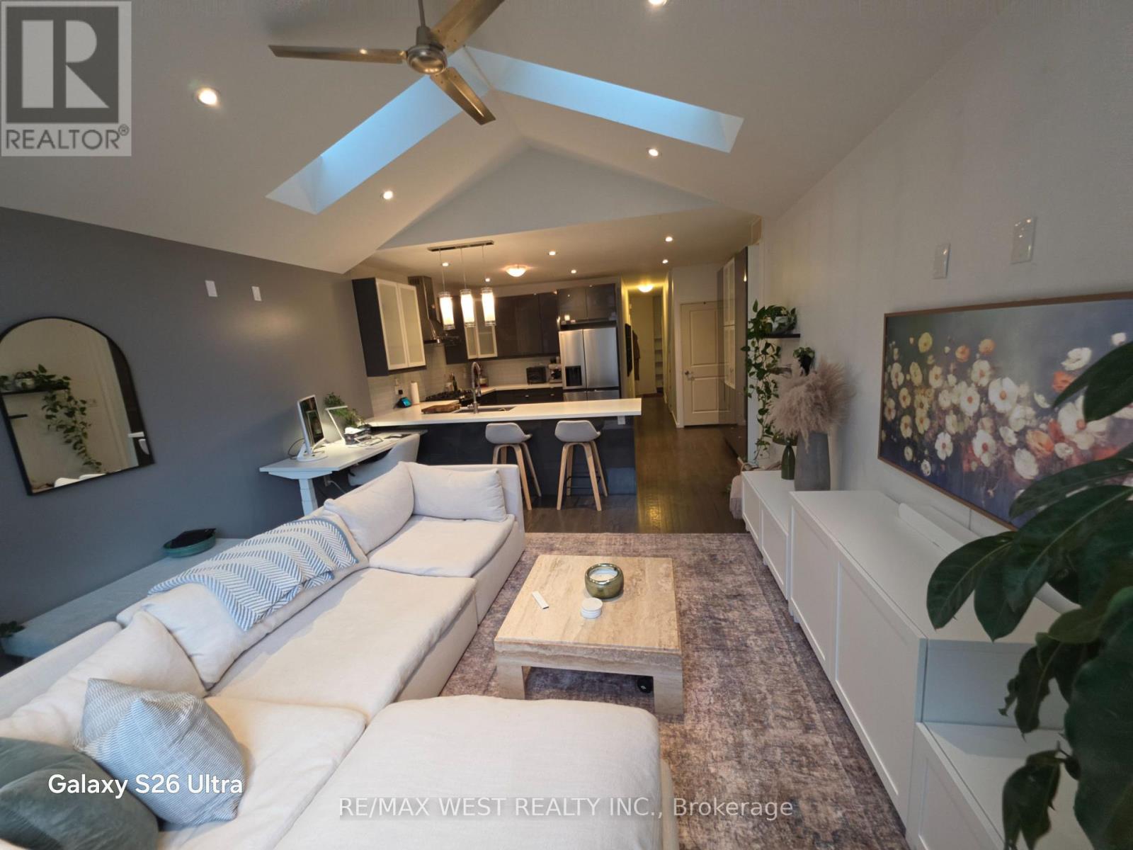 1 - 64 Galt Avenue, Toronto, Ontario  M4M 2Z1 - Photo 7 - E13781122