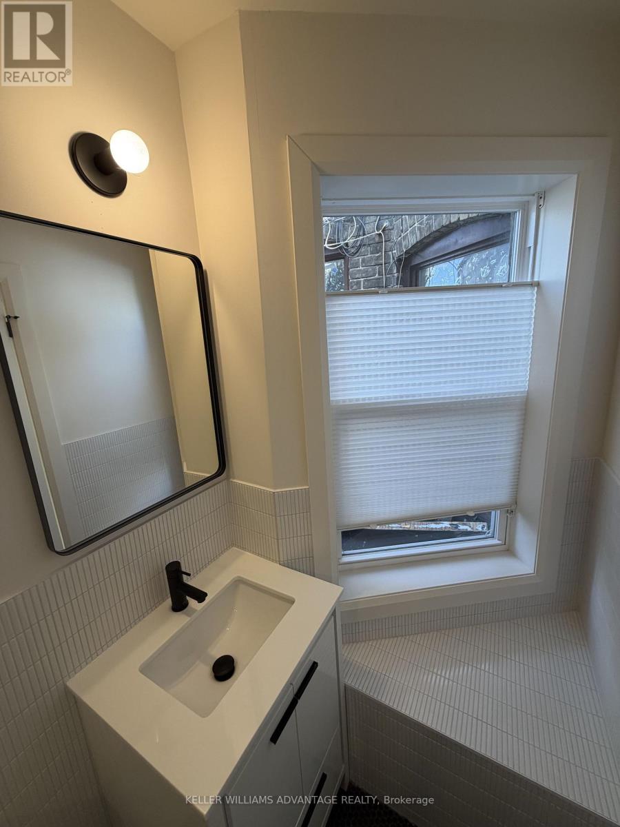 202 - 2034 Danforth Avenue, Toronto, Ontario  M4C 1J6 - Photo 14 - E13781130