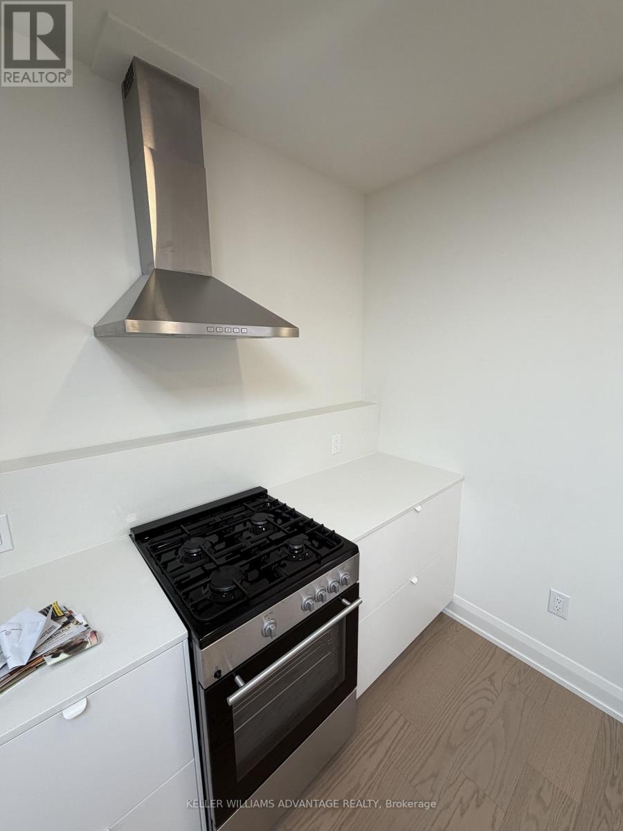 202 - 2034 Danforth Avenue, Toronto, Ontario  M4C 1J6 - Photo 4 - E13781130