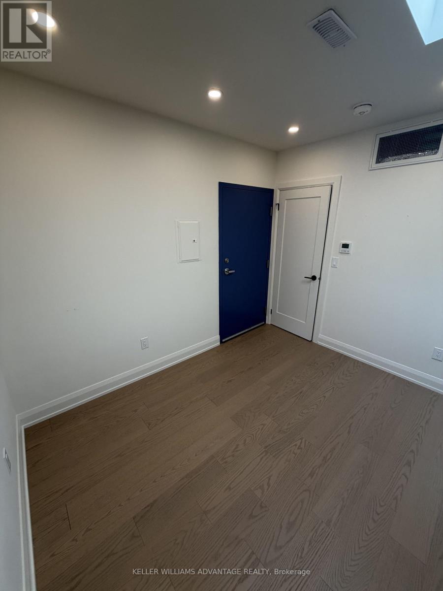 202 - 2034 Danforth Avenue, Toronto, Ontario  M4C 1J6 - Photo 5 - E13781130