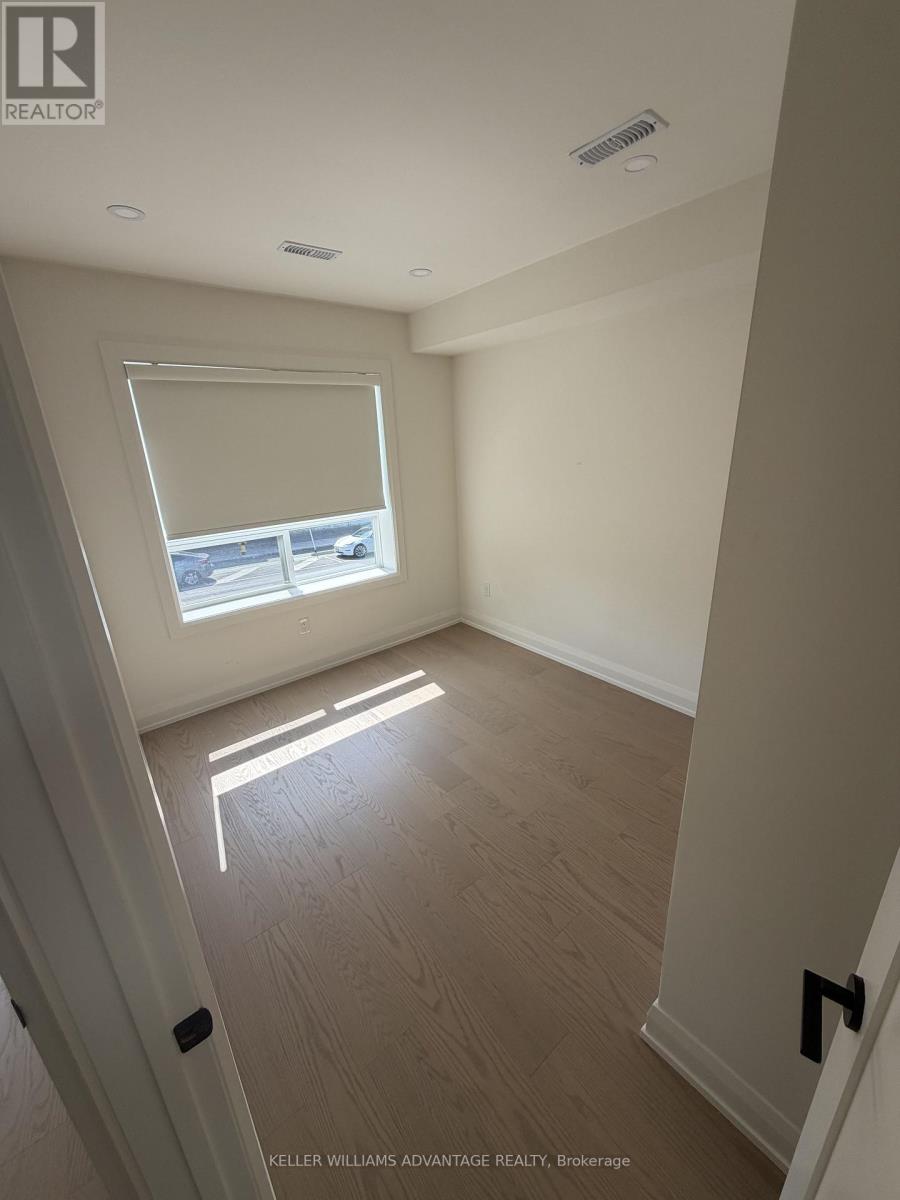 202 - 2034 Danforth Avenue, Toronto, Ontario  M4C 1J6 - Photo 8 - E13781130