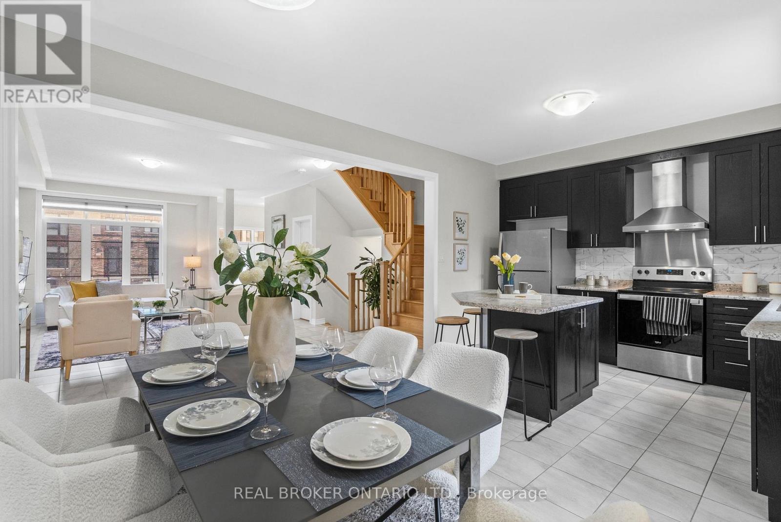 222 Coronation Road, Whitby, Ontario  L1P 0H7 - Photo 4 - E13781162