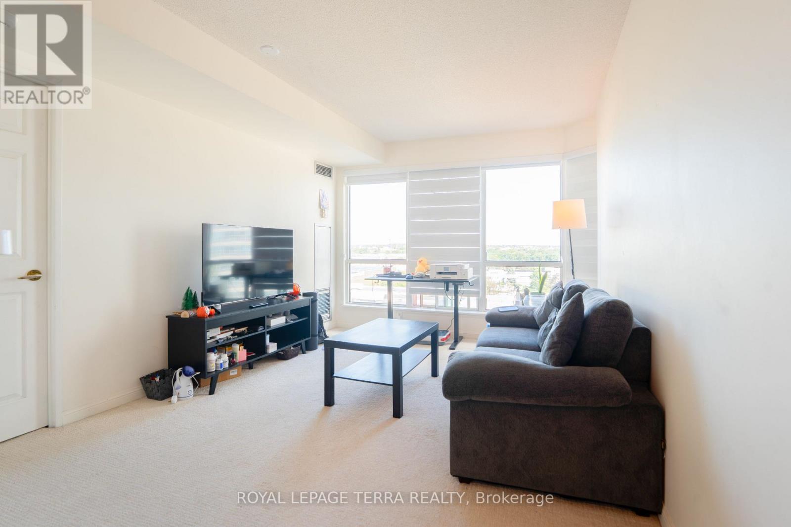 915 - 8 Lee Centre Drive, Toronto, Ontario  M1H 3H8 - Photo 2 - E13781180