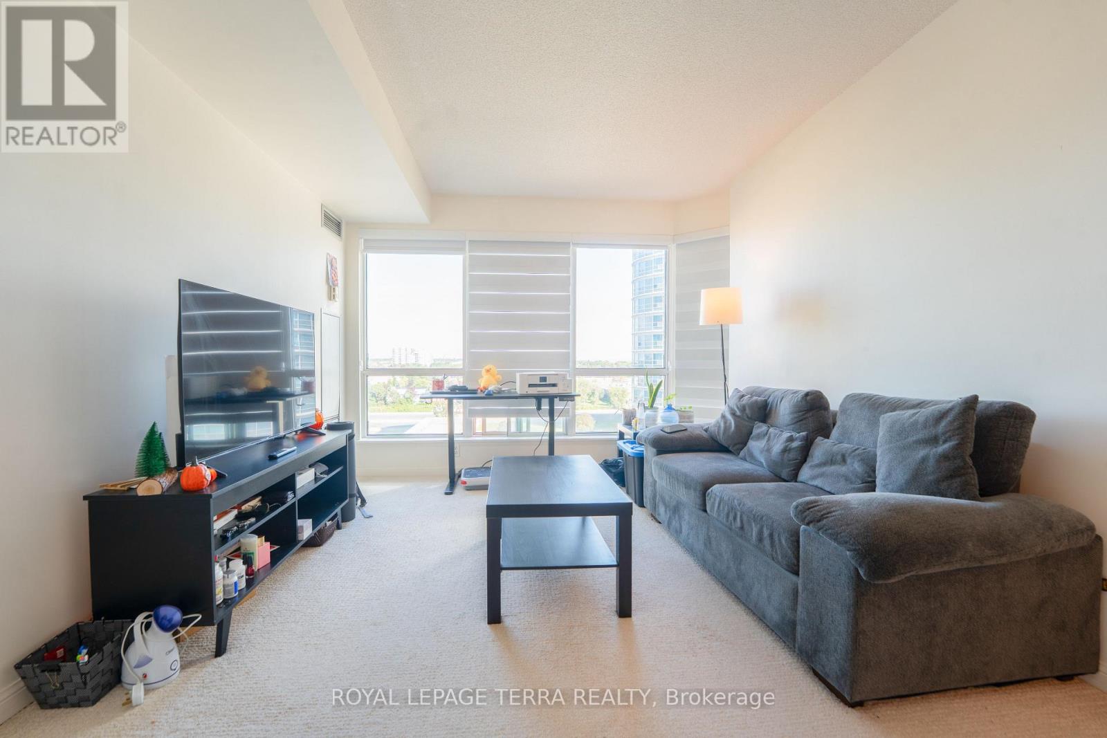 915 - 8 Lee Centre Drive, Toronto, Ontario  M1H 3H8 - Photo 3 - E13781180